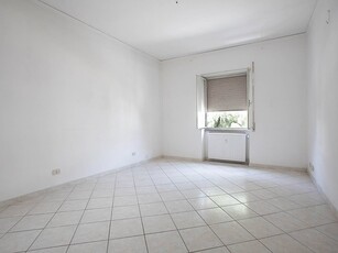 Trilocale in Vendita a Viterbo, zona Semicentro, 98'000€, 75 m²