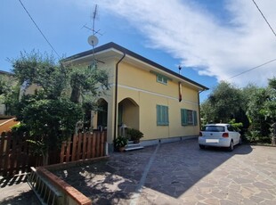 Vendita Casa Semindipendente in MASSA