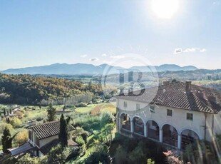 Villa di 1200 mq in vendita Lucca, Italia