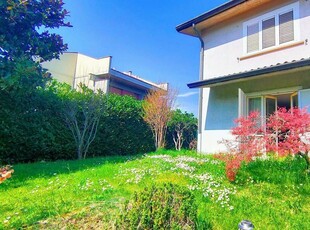 Villa in vendita Via Eugenio Montale, Gorle, Bergamo, Lombardia