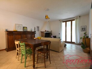 Villa in Vendita a Lucca, zona Sorbano Del Giudice, 298'000€, 130 m²