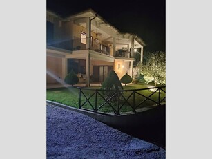 Villa in Vendita a Teramo, zona Cona, 410'000€, 257 m²