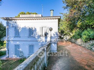 Villa in Vendita in a Livorno