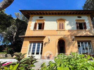 Villa in Vendita in a Livorno