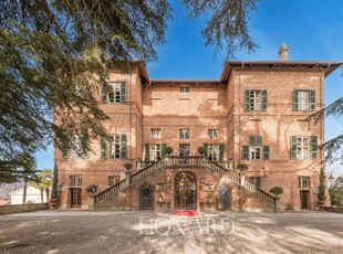 Affascinante struttura ricettiva con ristorante in vendita nella campagna Piemontese