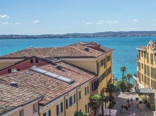 Appartamento in vendita a Desenzano Del Garda