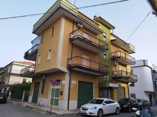 Attico in VIA delle mimose 7, Villapiana, 2 locali, 1 bagno, 70 m²