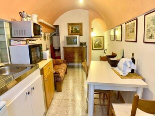 Bilocale in Centro storico, Dolceacqua, 1 bagno, arredato, 40 m²
