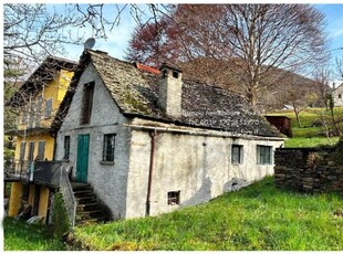 Casa indipendente in vendita a Craveggia