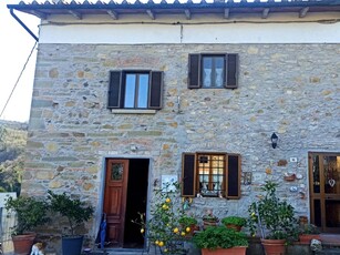 Casa indipendente in vendita a Serravalle Pistoiese