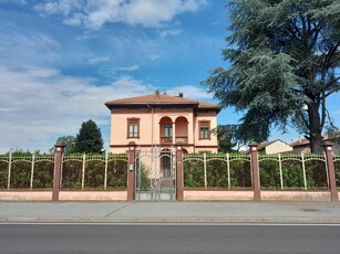 Casa Indipendente in vendita in corso umberto I 156, Arborio