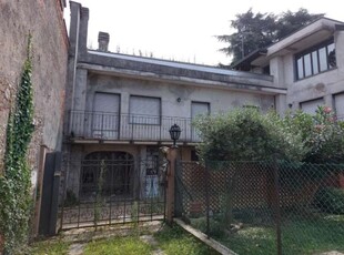 Casa indipendente in Via XX Settembre, Mariano Comense, 12 locali