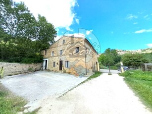 Casa semindipendente in CONTRADA CAPPUCCINI, Montegiorgio, 4 locali