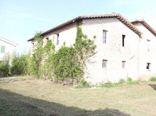 Casale in vendita a Foligno