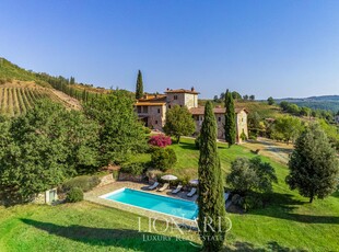 Lussuosa residenza toscana con parco e piscina nel cuore del Chianti Classico senese