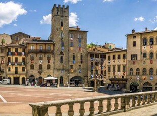 Palazzo in vendita a Arezzo Centro Storico