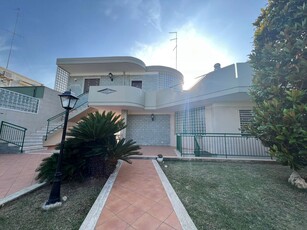 Villa bifamiliare in Via Maione, Bari (BA)