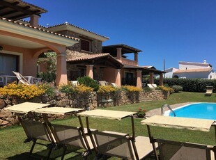 Villa di lusso con vista mare, piscina e parcheggio