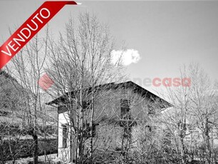 Villa in Strada Statale 83 1, Pescasseroli, 130 m², multilivello