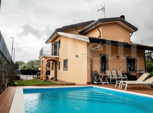 Villa in vendita a Aci Bonaccorsi