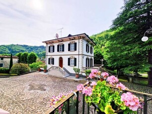 Villa in vendita a Bagni di Lucca