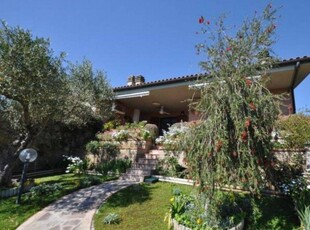 Villa in vendita a Follonica