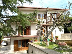 Villa in vendita a San Polo Dei Cavalieri