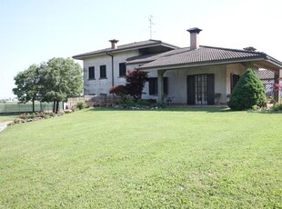Villa in vendita a San Possidonio