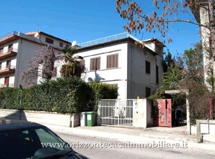 villa indipendente in vendita a Ascoli Piceno