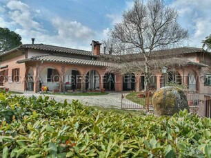 Villa Moderna In Vendita a Montepulciano, Gioiello della Toscana