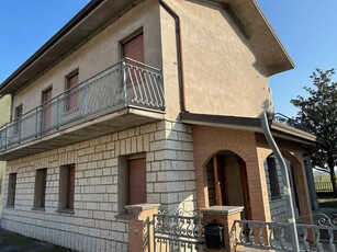 Villa singola in buone condizioni con garage