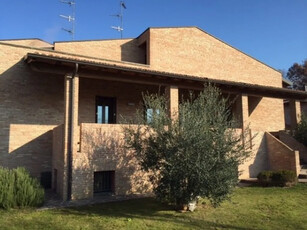 Villa singola in ottime condizioni con giardino privato e con garage