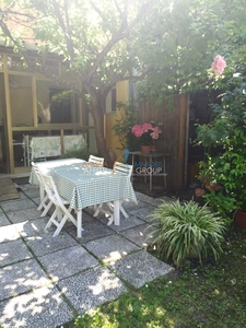 Casa indipendente con giardino in via capitano michele fiorillo 1 bis, Carrara