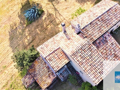 Rustico con giardino in ripe san ginesio c.da faveto, Ripe San Ginesio