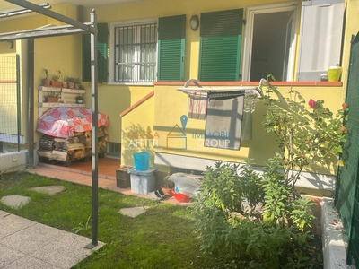 Villetta a schiera con giardino in strada vicinale di bonascola 64, Carrara