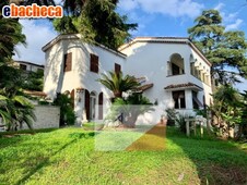 Villa a Sanremo di 490 mq