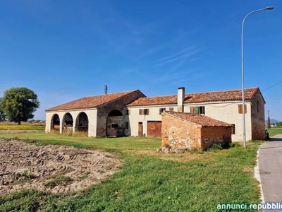 A Villa Estense, proponiamo in vendita