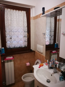 Bilocale a Guidonia Montecelio, 1 bagno, 65 m², riscaldamento autonomo
