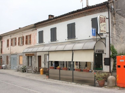 Casa indipendente in Regione salere s.n.c, Agliano Terme, 10 locali