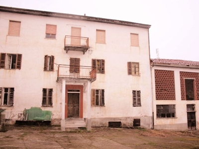 Casa indipendente in Via umberto primo s.n.c, Azzano d'Asti, 9 locali