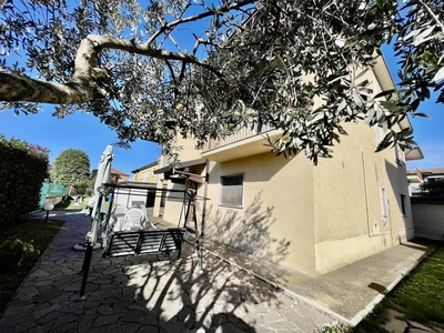 Villa in vendita a Lentate Sul Seveso Monza Brianza