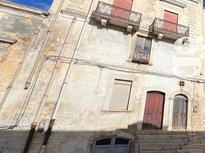 Casa Indipendente in Piazza Manfredi, 10, Andria (BT)