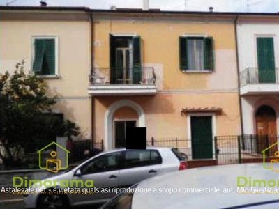 Appartamento in Via Buozzi 75 Follonica, Follonica, 5 locali, 2 bagni
