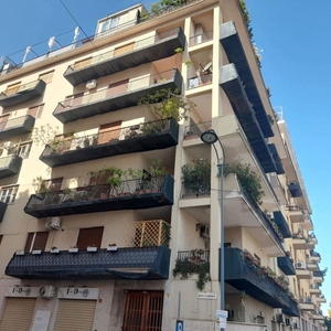 Appartamento in Via Generale Antonio Baldissera 18, Palermo, 5 locali