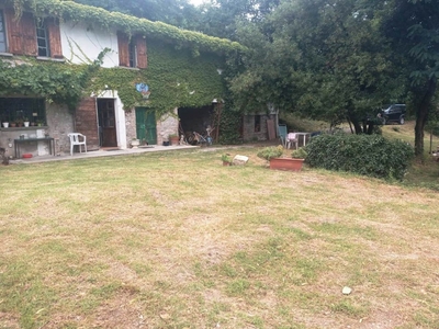 Casa indipendente a Lugagnano Val d'Arda, 5 locali, 1 bagno, 100 m²