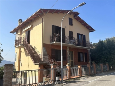 Casa indipendente in Via dei Mandorli 8B, Panicale, 10 locali, 3 bagni