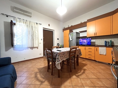 Casa Semi Indipendente in Affitto a Catanzaro, zona Barone, 400€, 50 m², arredato