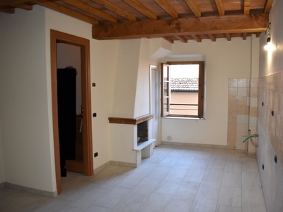 Quadrilocale a Montaione, 2 bagni, 70 m², multilivello in vendita