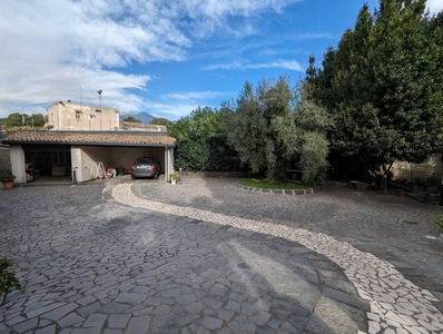 Rustico in Torretta, Acireale, 6 locali, 3 bagni, 195 m², multilivello