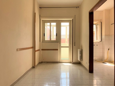 Trilocale in Affitto a Catanzaro, zona Catanzaro Centro, 400€, 90 m²